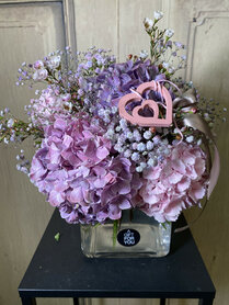 pastelkleurige hortensia + vaas